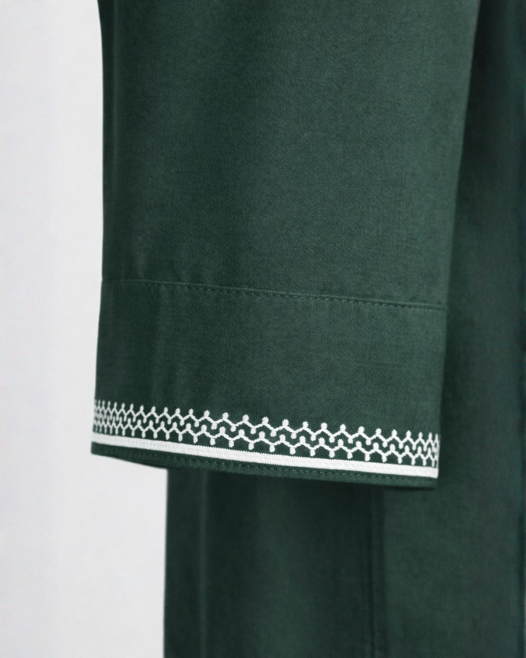 Men’s Emerald Green Embroidered Thobe with Tassel