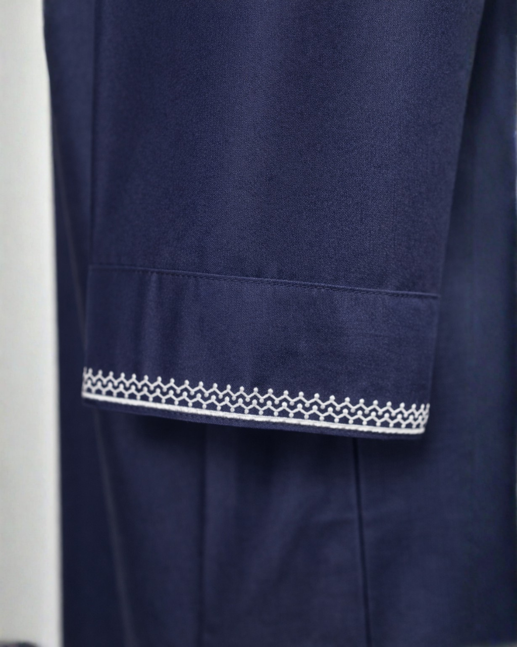 Men’s Premium Navy Blue Embroidered Omani Thobe with Tassel